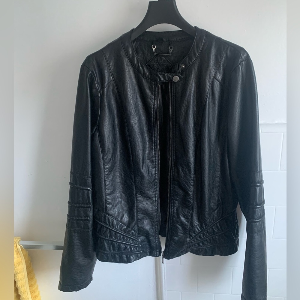 Joujou small black leather jacket